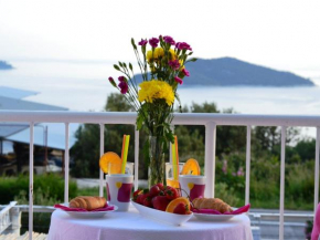 Villa Lina - Five Bedroom Villa with Terrace and Sea View